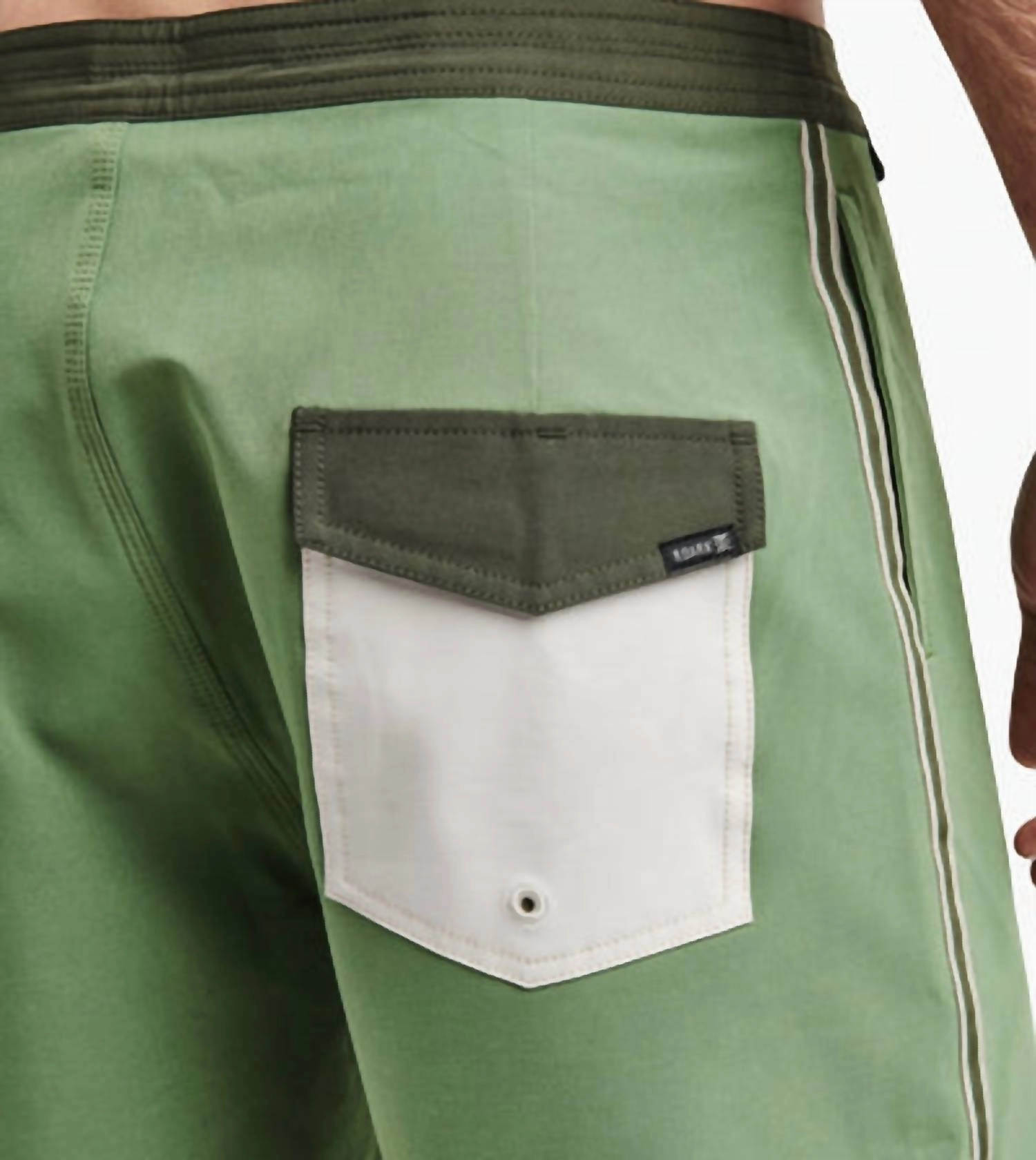 Chiller Boardshorts 17" In Jungle Green