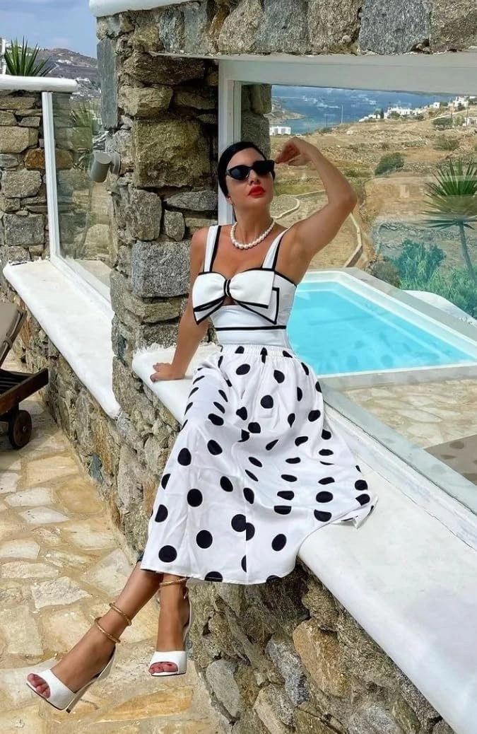 FLAXMAKER Black and White Swimsuit Bow-tie Decor Women's Polka dot Print Skirt One Piece Bathing Suit with Skirt