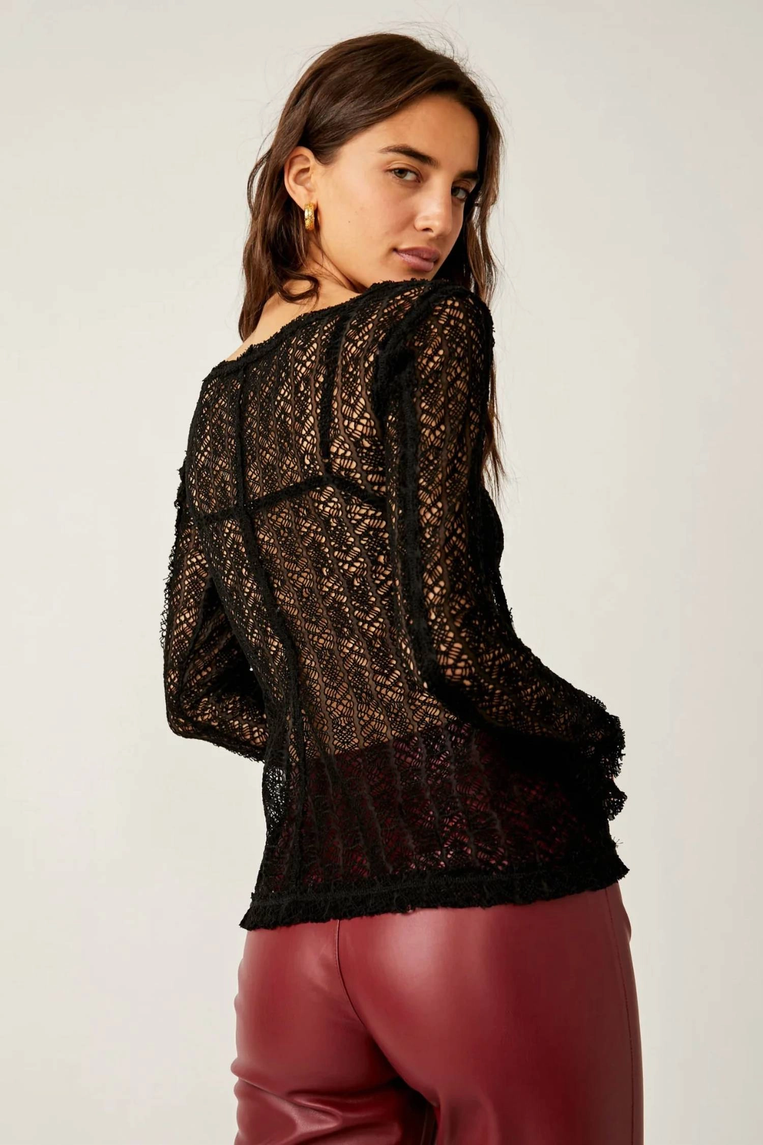On The Road Twisted Tee In Black