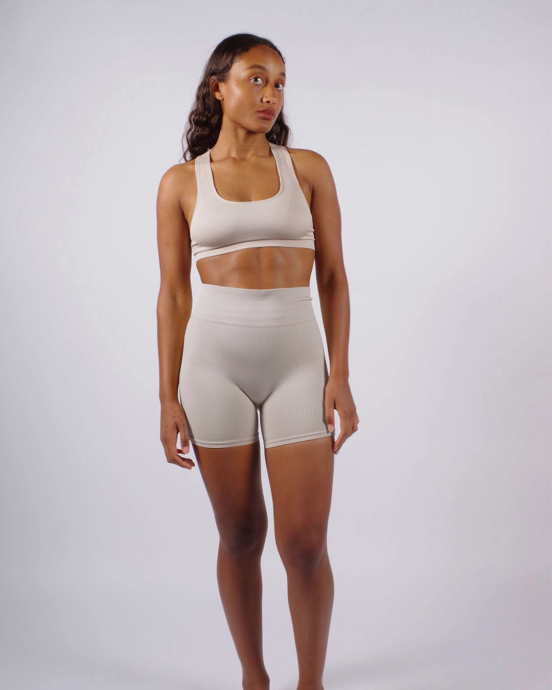 RIBBED COMPOSED Shorts | Taupe