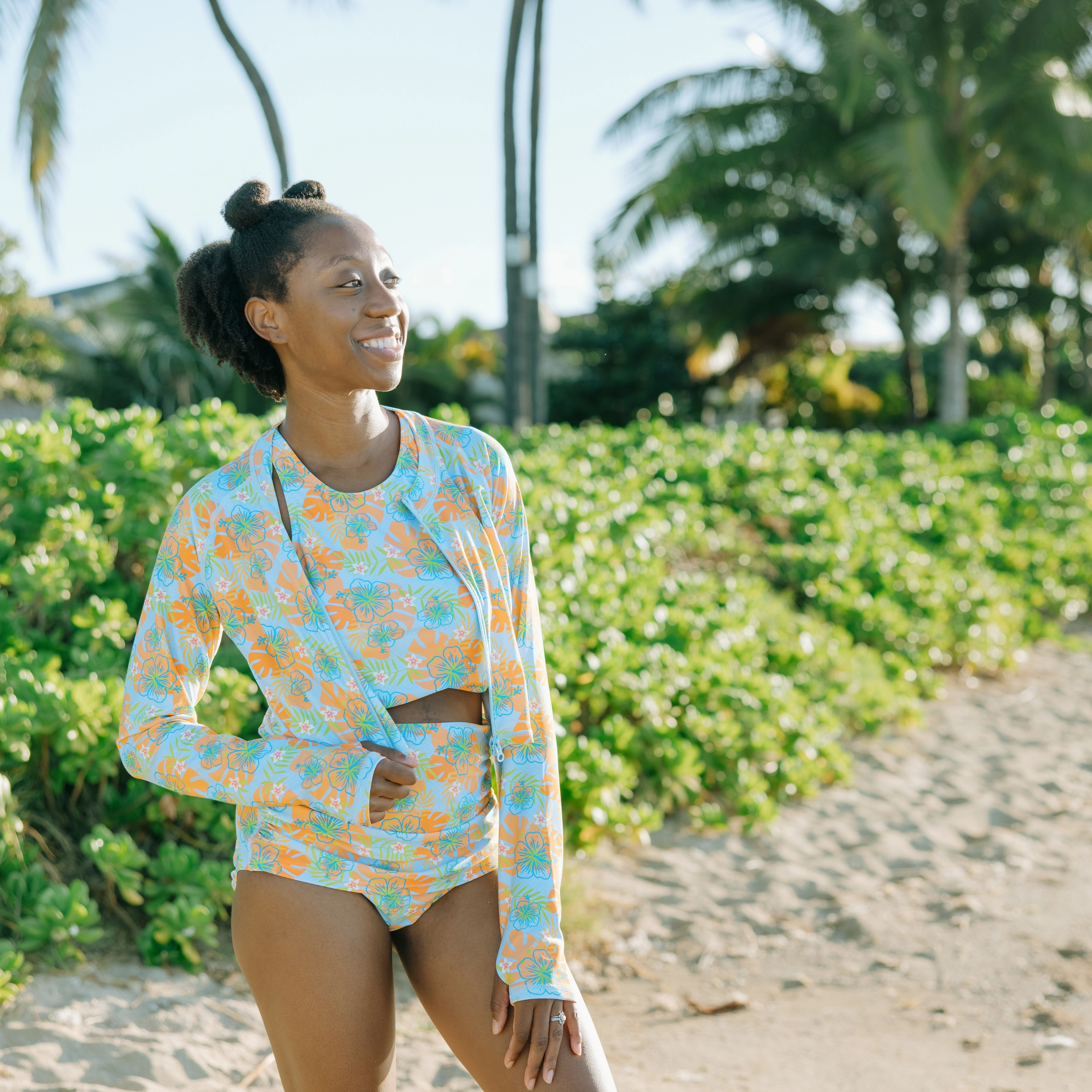 Women's Long Sleeve Crop Rash Guard | ???Groovy???