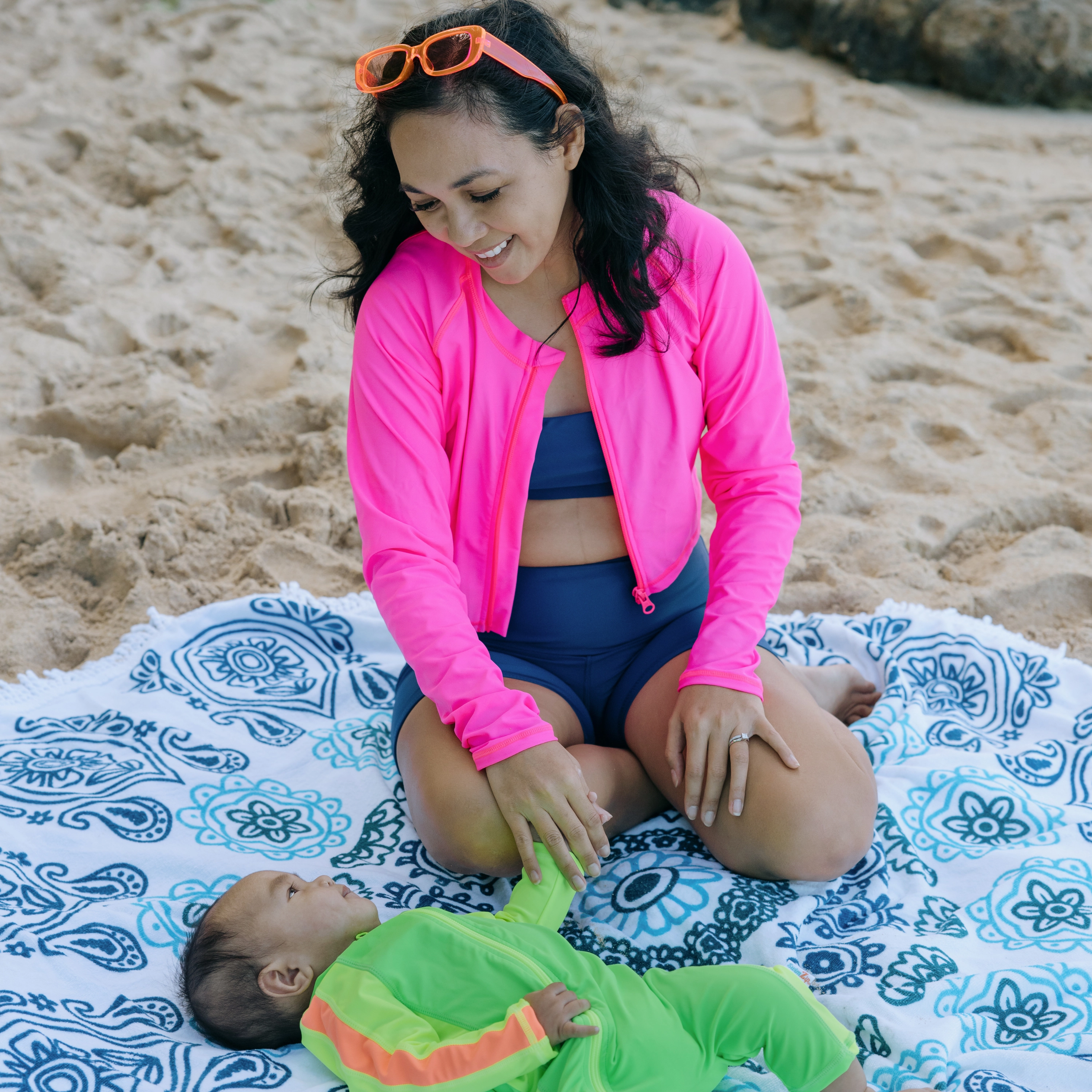 Women's Long Sleeve Crop Rash Guard | ???Neon Pink???