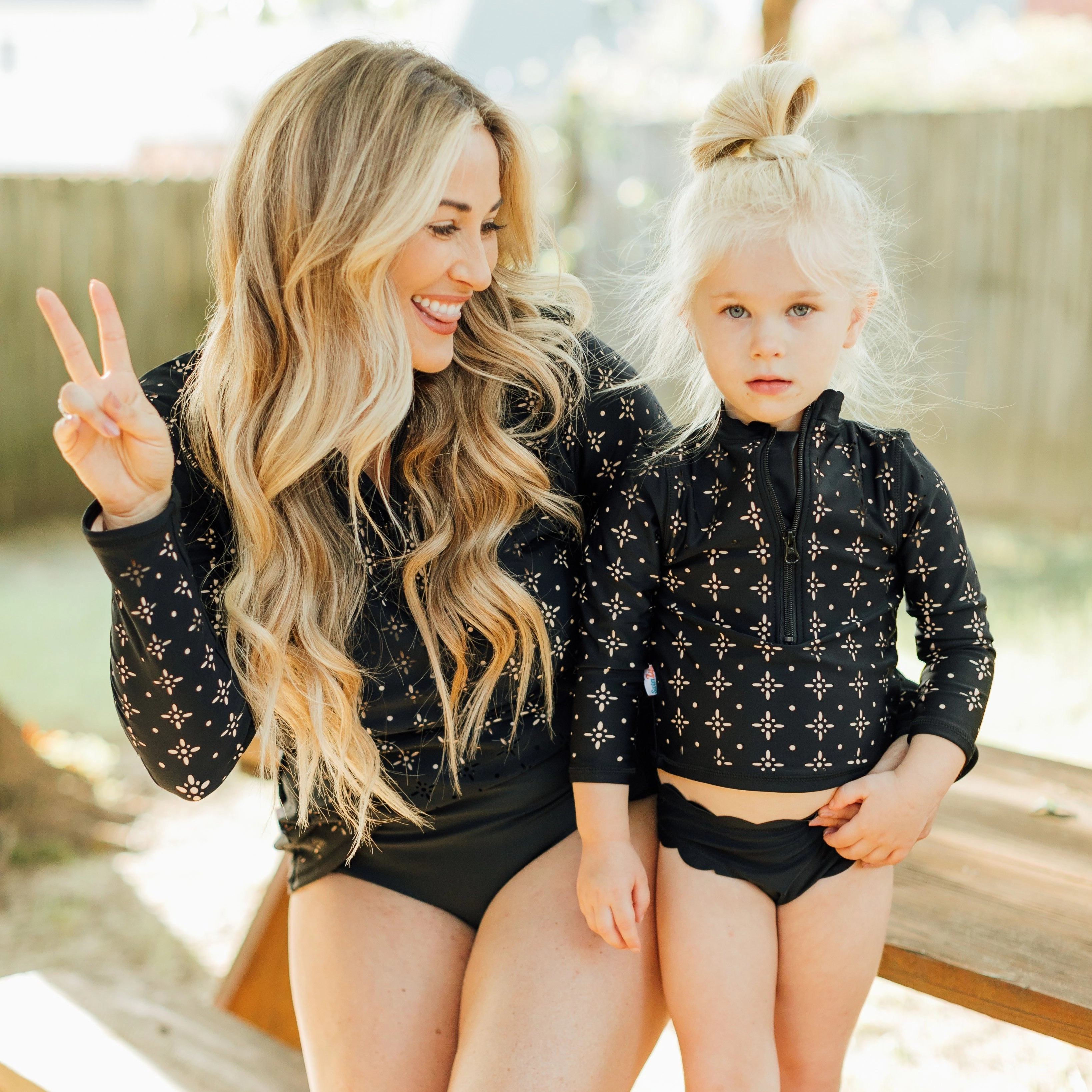 Women's Long Sleeve Laser Cut Scallop Neck Rash Guard - ???Black???
