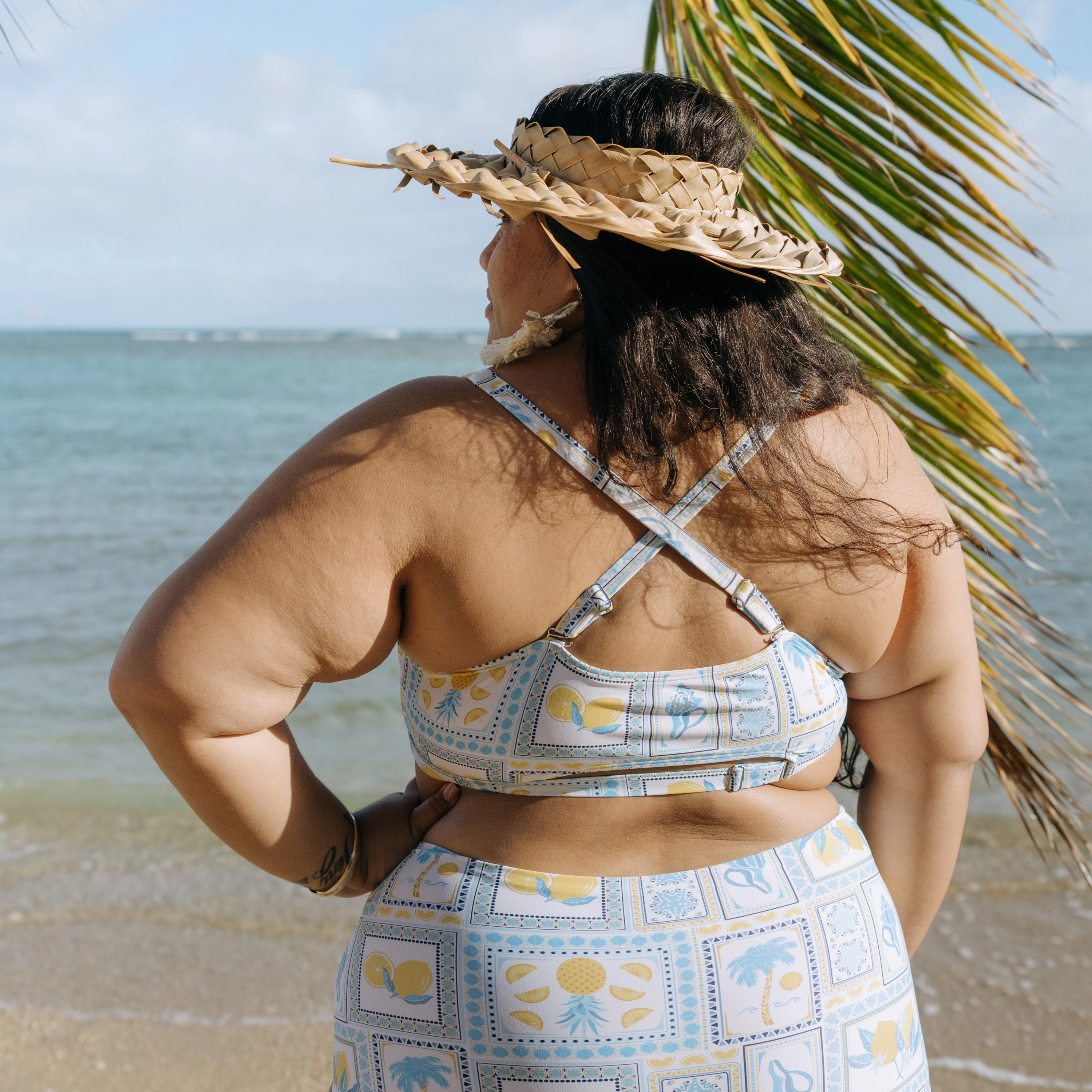 Women's Scoop Neck Bikini Top Plus Size | "Mediterranean Lemons"