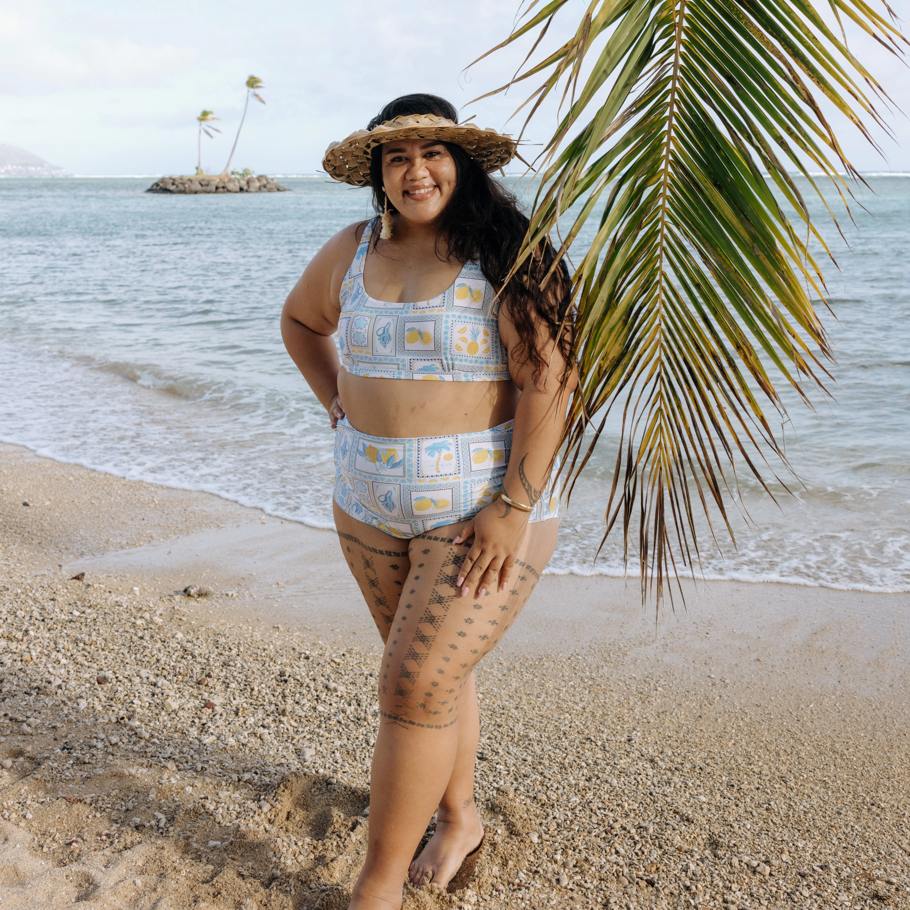 Women's Scoop Neck Bikini Top Plus Size | "Mediterranean Lemons"